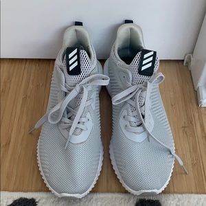 Adidas Bounce sneakers